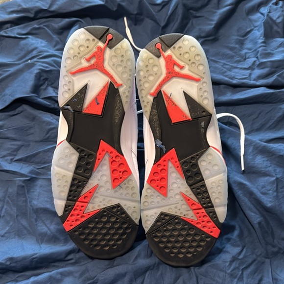 Jordan retro. Size 11 - Picture 4 of 4